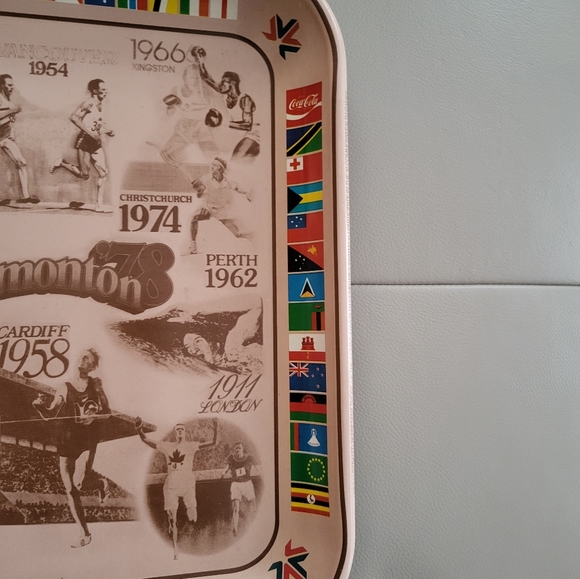 Vintage Coca-Cola 1978 Edmonton Commonwealth Games Tray - Picture 4 of 8
